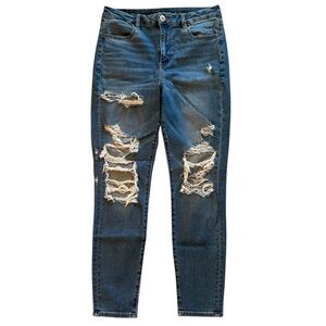 American Eagle Women’s Distressed Skinny Jeans